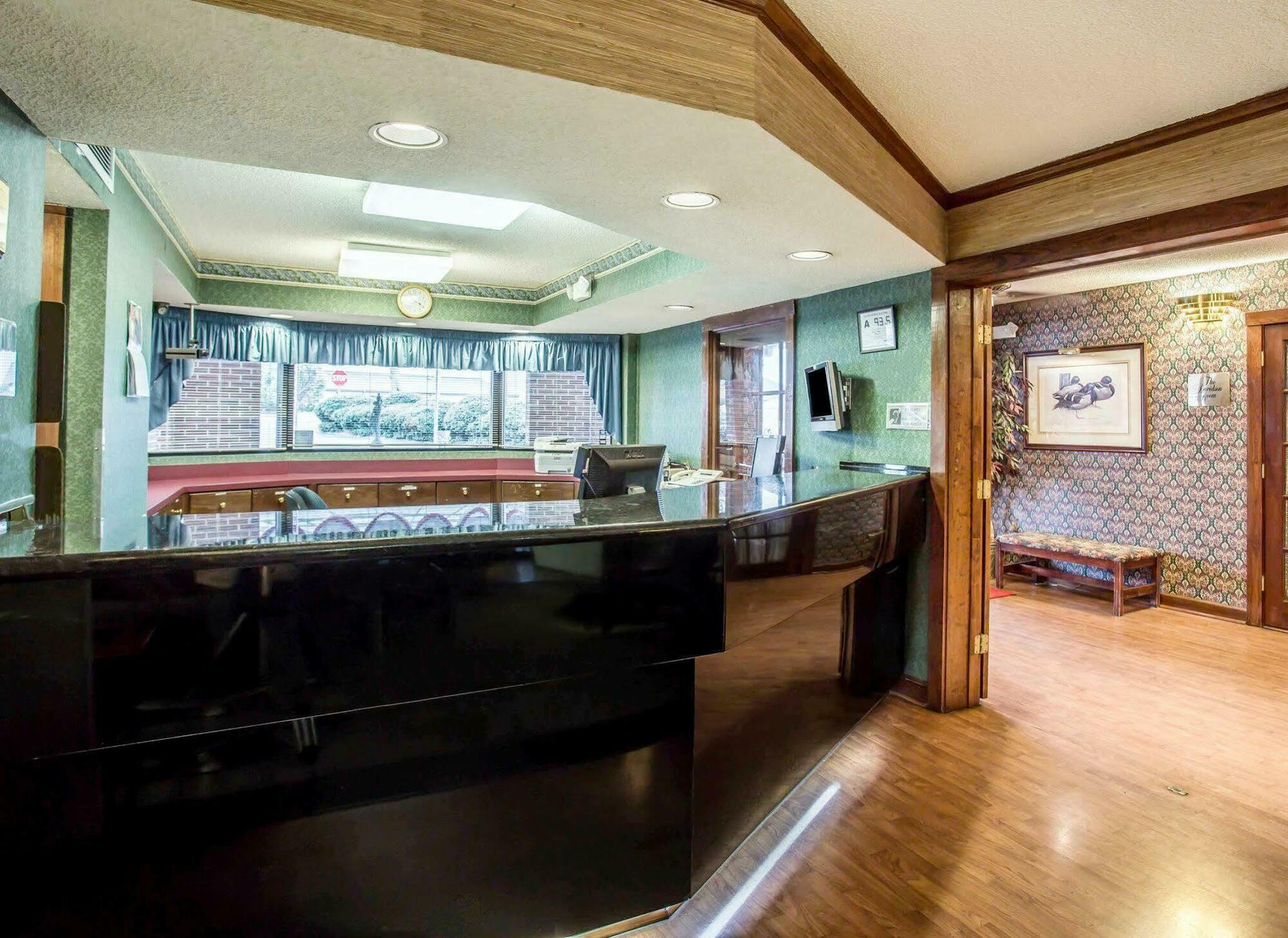 诺曼湖伊克诺拉奇套房酒店 科尼利厄斯 外观 照片